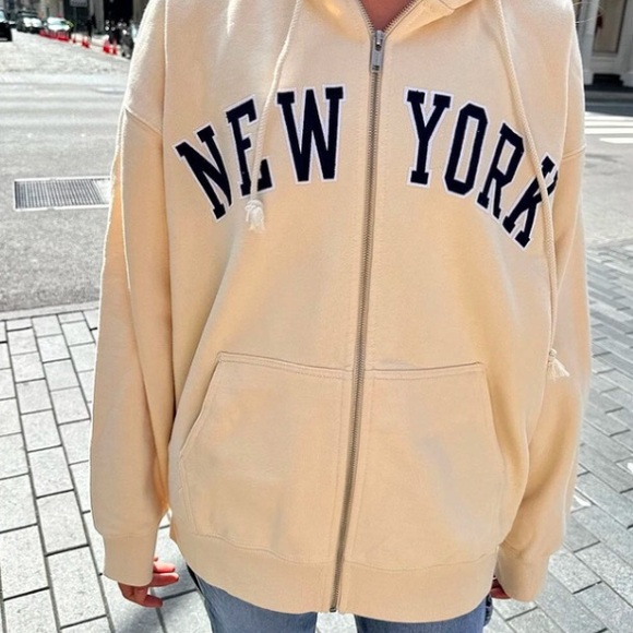 Brandy Melville Tops - brandy melville kristy zip up